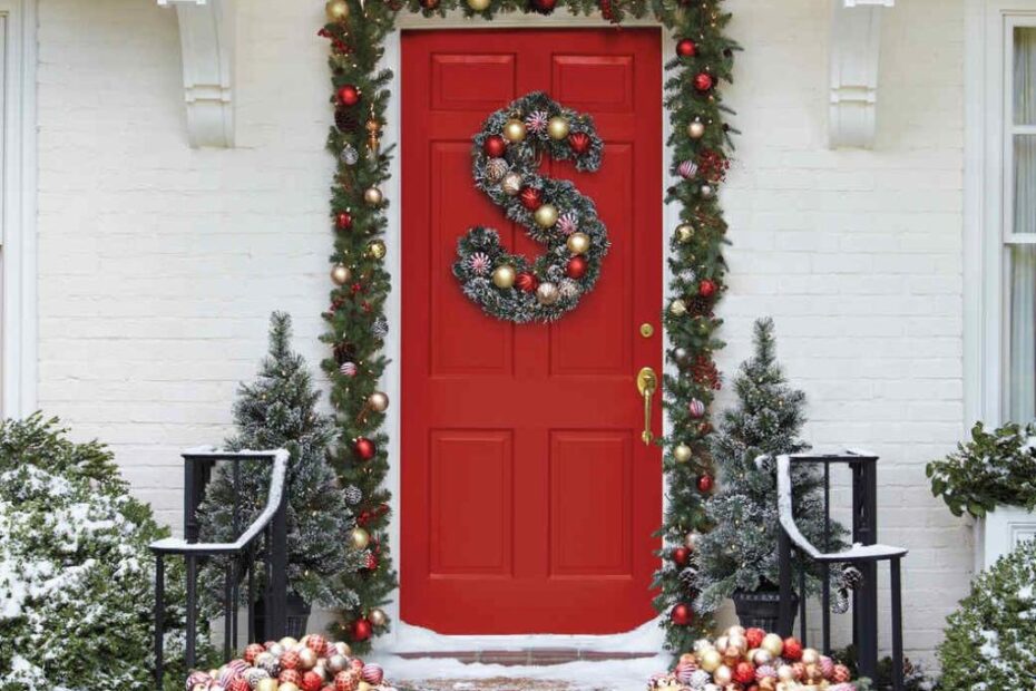 christmas decor ideas front door 17 Christmas Porch & Front Door Decorating Ideas