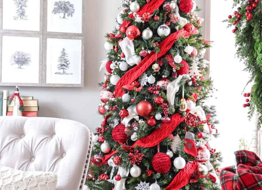 red black and white christmas decor Red And White Trees White Christmas Themes