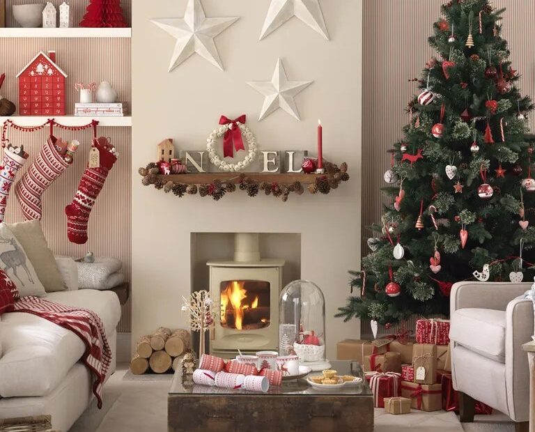 christmas decor on a budget 29 Budget Christmas decorating ideas from Christmas crafts to upcycling