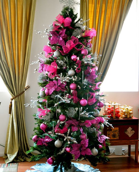 hot pink christmas decor 83 Glam And Fun Pink Christmas Decor Ideas DigsDigs