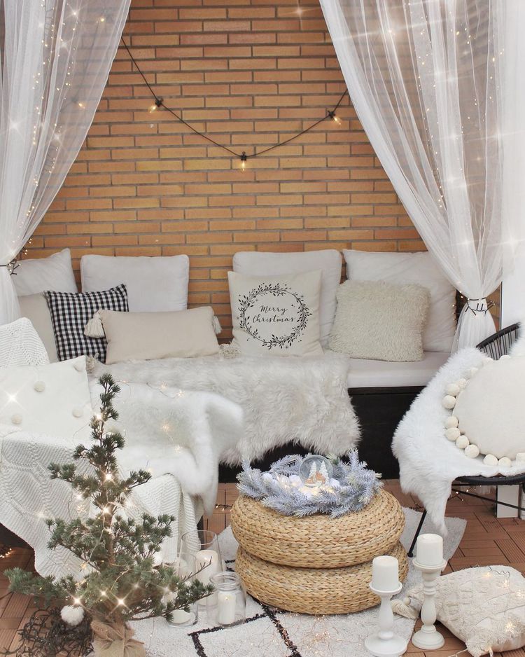 white christmas decorations ideas outdoor 63 Outdoor Christmas Decoration Ideas