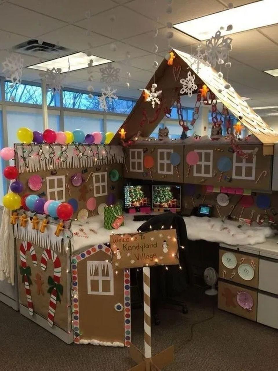 christmas decorating themes for work 20+ Work Christmas Decorating Ideas