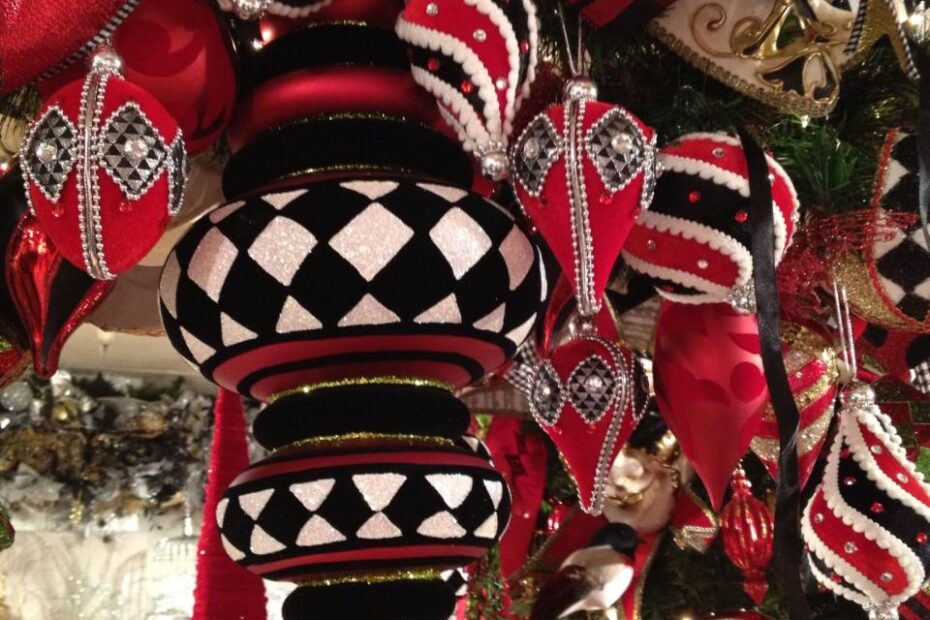 black white and red christmas decor 30+ Red And Black Christmas Decorations DECOOMO