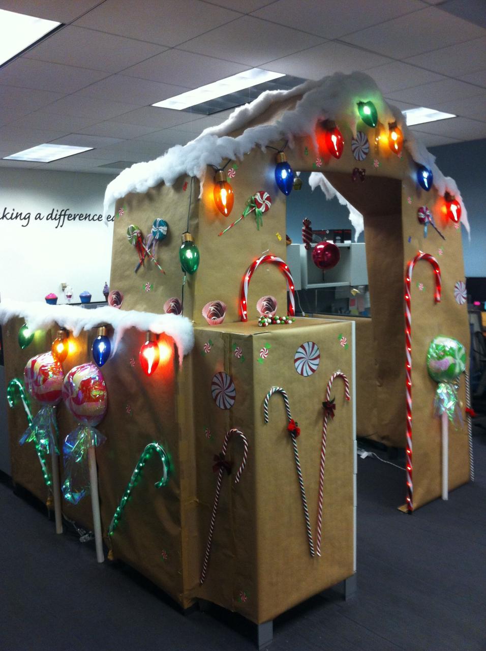 office cubicle christmas decor Crazy Cubicle Decorations