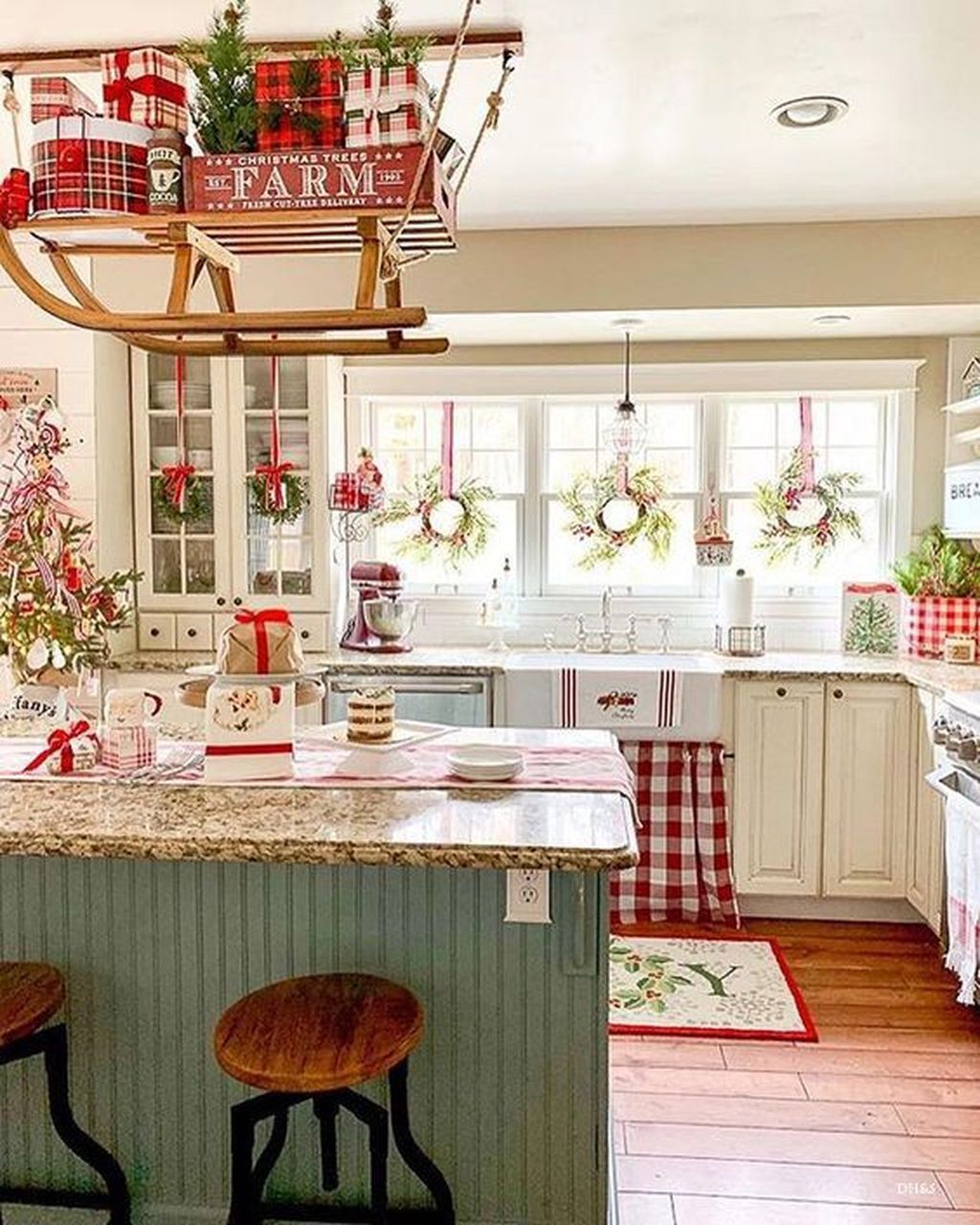 christmas decor kitchen ideas 34 Fabulous Winter Theme Kitchen Decoration Ideas Christmas kitchen