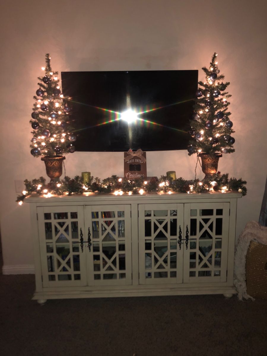 christmas tv stand decor Glam Christmas Inspiration Glam christmas, Tv stand christmas decor