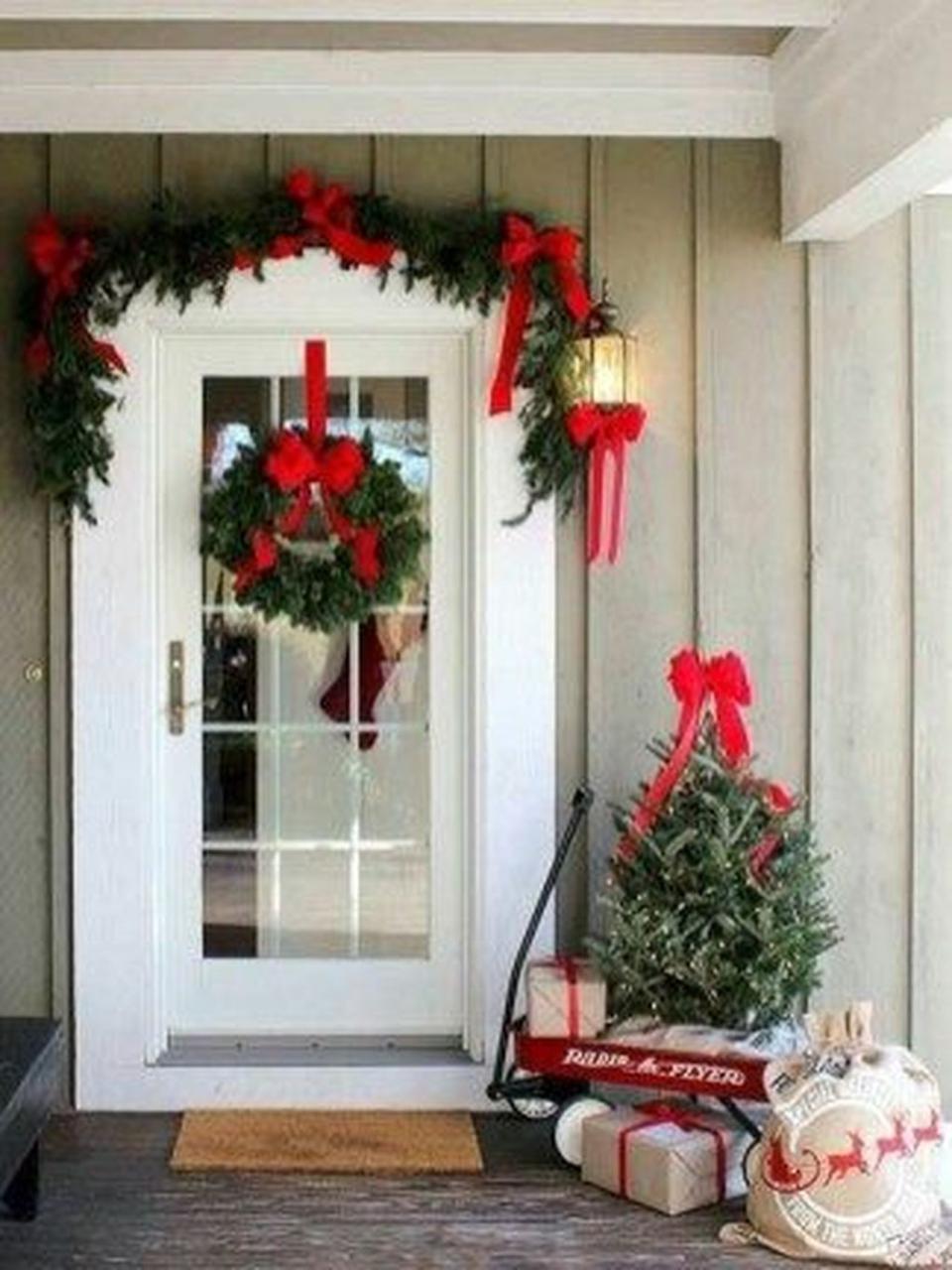 outdoor christmas decorating ideas front porch 39 Simple Diy Outdoor Christmas Decor On A Budget Ideas Traditional