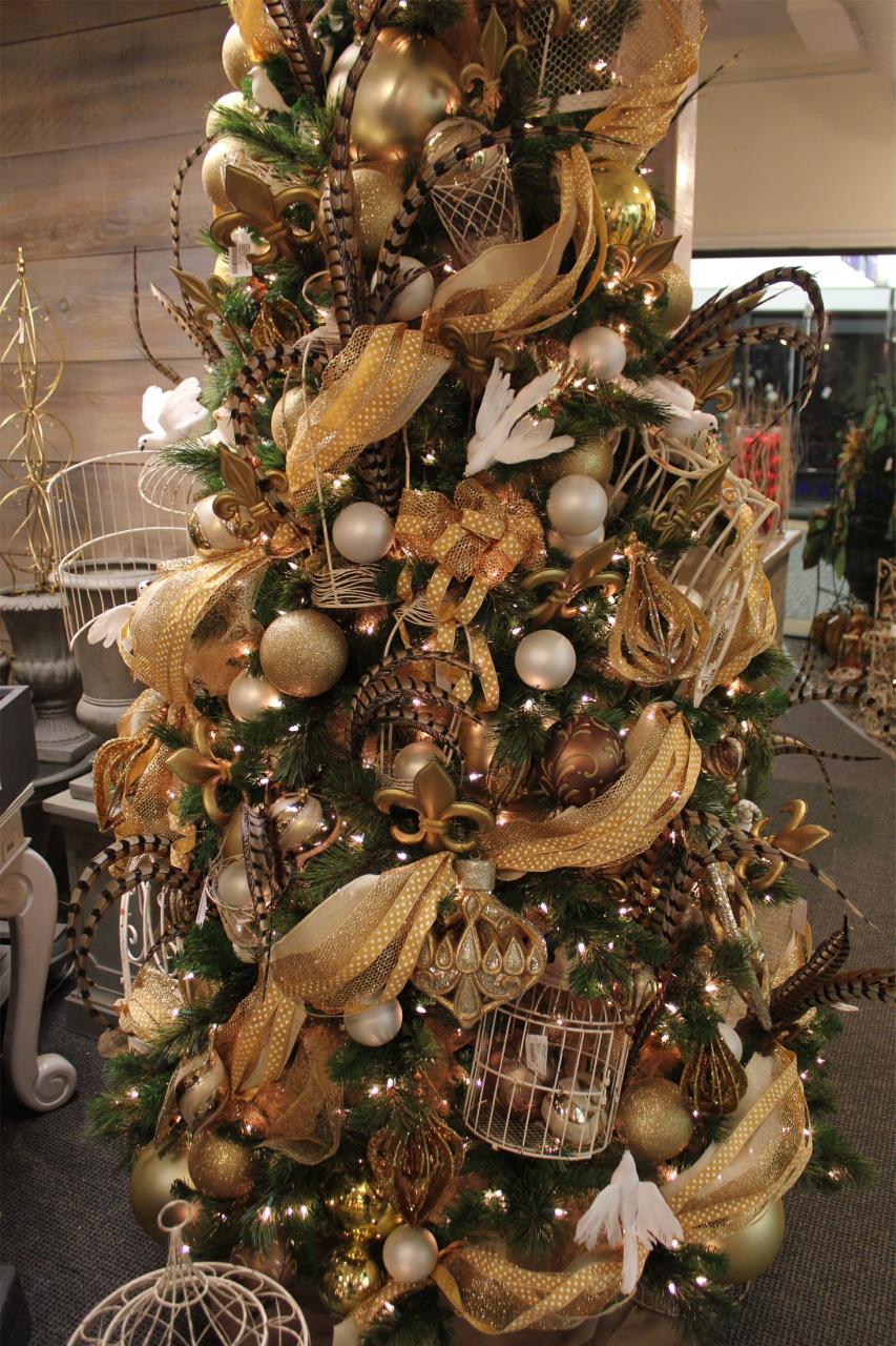 gold decor for christmas tree 20+ Gold Decorated Christmas Tree HomeDecorish