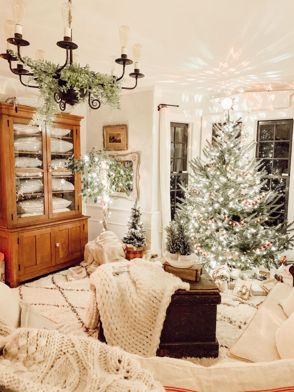 christmas farmhouse decor ideas 20+ Farm House Christmas Decor DECOOMO