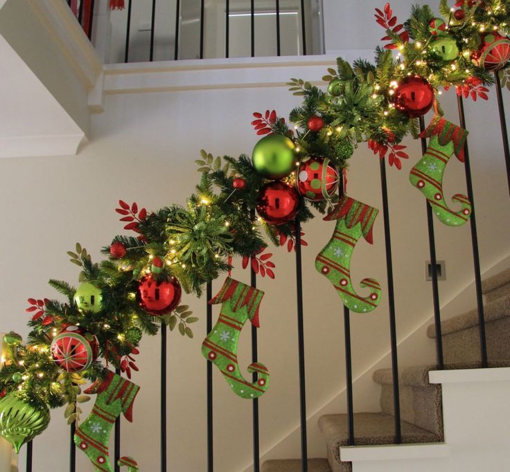 christmas decorations indoor garland 38 Amazing Christmas Garlands For Home Décor DigsDigs