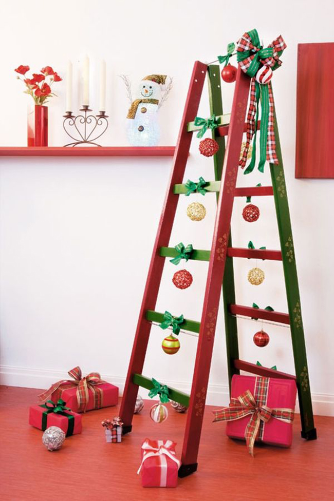 diy christmas ladder decor Fantastic Ways To Decorate A Christmas Ladder This Holiday Top Dreamer