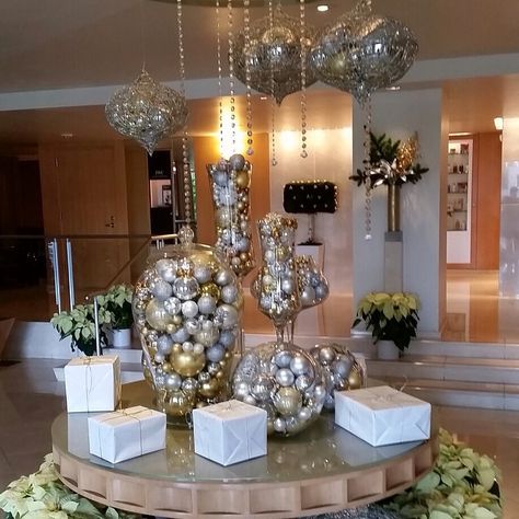 christmas lobby decor ideas 8 Christmas Hotel Lobby ideas christmas, hotel lobby, christmas display