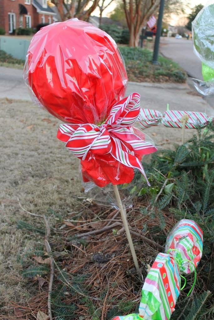 large christmas candy decor Make Big Candy Decorations Candy christmas decorations, Candy