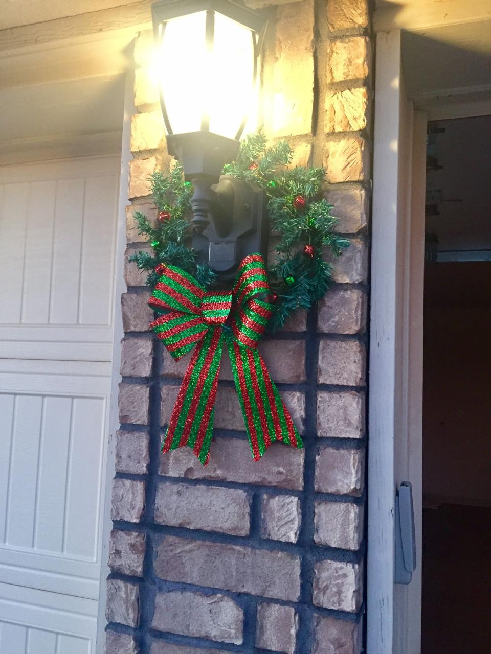 christmas decorations for outside garage lights Garage Light Christmas Wreaths Decorating with christmas lights