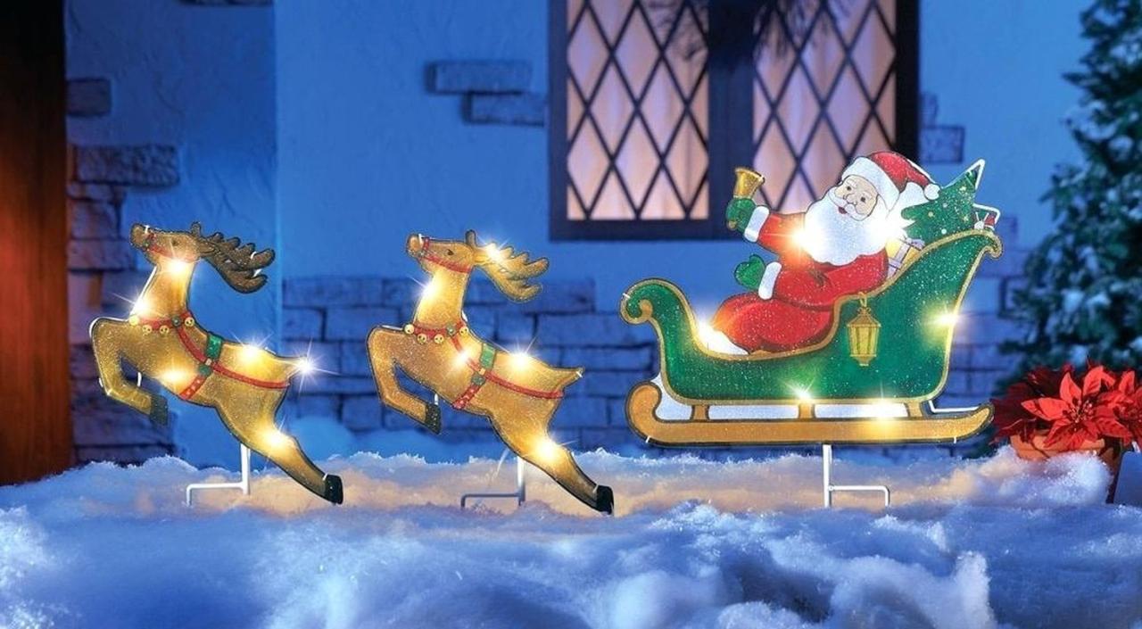 christmas decorations outdoor santa sleigh 21 Simple Ideas of Santa Sleigh Design for Outdoor Decoration Outdoor