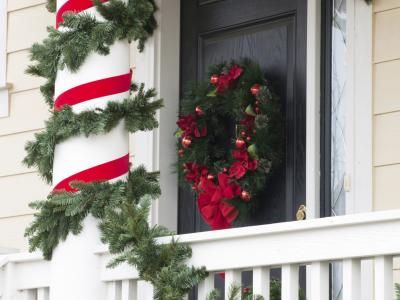 christmas decorating ideas outdoor columns 20+ Christmas Decorating Outdoor Columns The Urban Decor