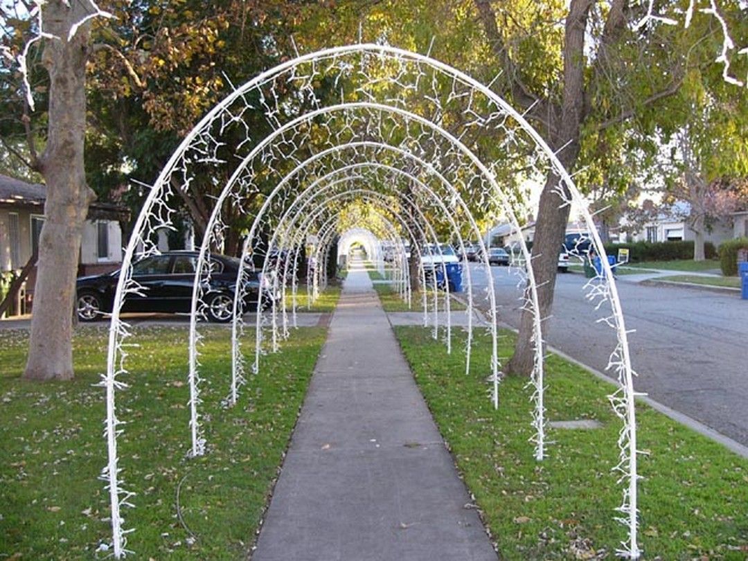 christmas decorations outdoor arch 32 Easy DIY Outdoor Christmas Lighting Hacks https//www.onechitecture