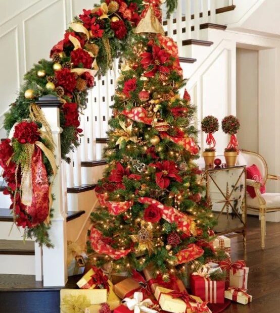 gold red christmas decor 25 Beautiful Red And Gold Christmas Decor Ideas Available Ideas