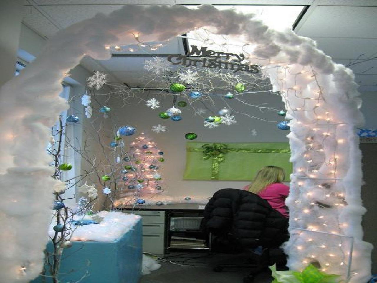 christmas decoration ideas for cubicles Office Cubicle Christmas Decorating Ideas