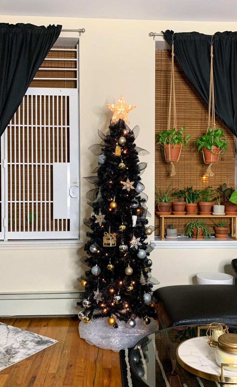 black and green christmas tree decor It's The Black Christmas Tree For Me This Year The Glamorous Gleam