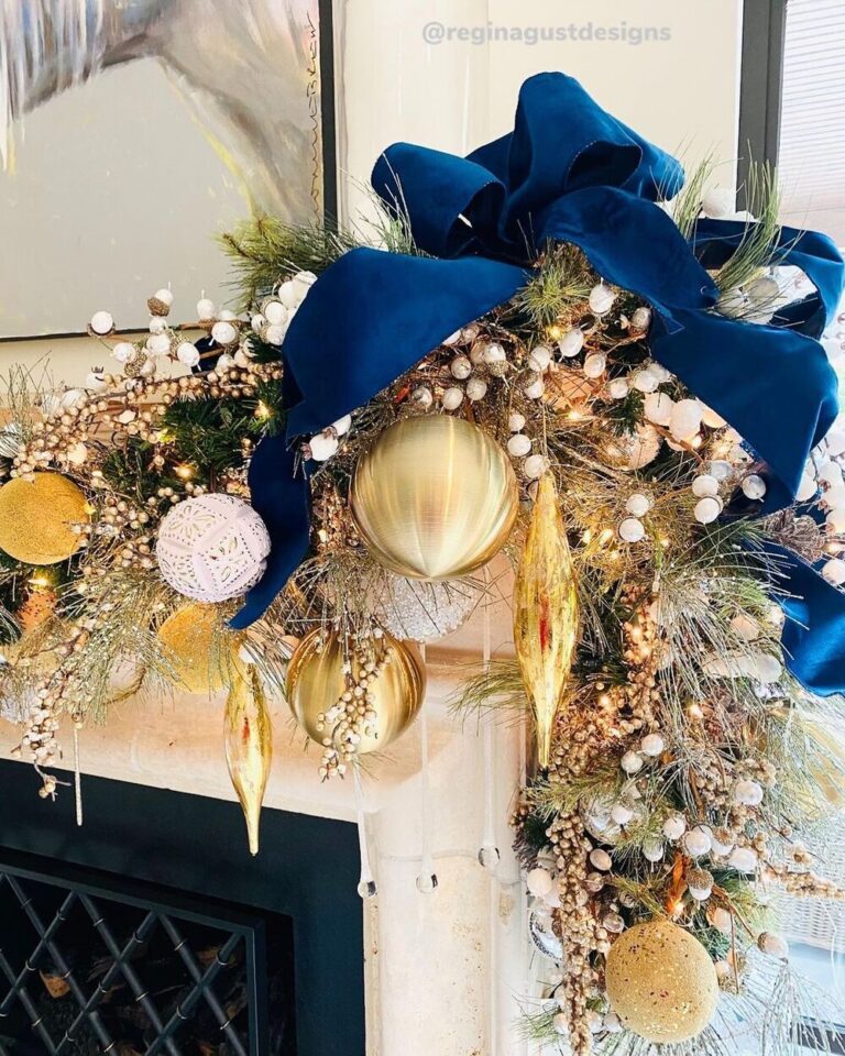 blue gold christmas decor 22 Elegant Blue and Gold Christmas Decor Ideas Where Luxury Meets