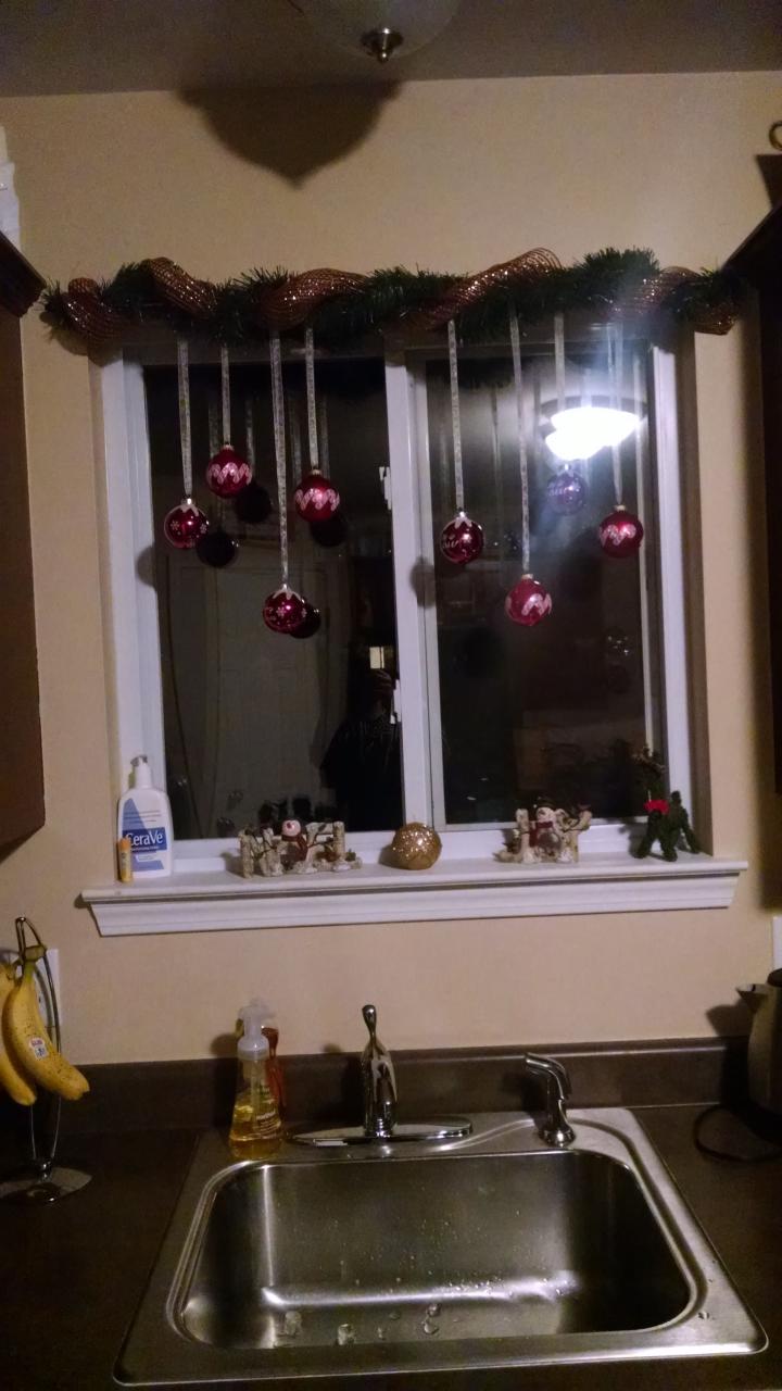 christmas decor kitchen window Kitchen Window decorated for Christmas Window decor, Christmas