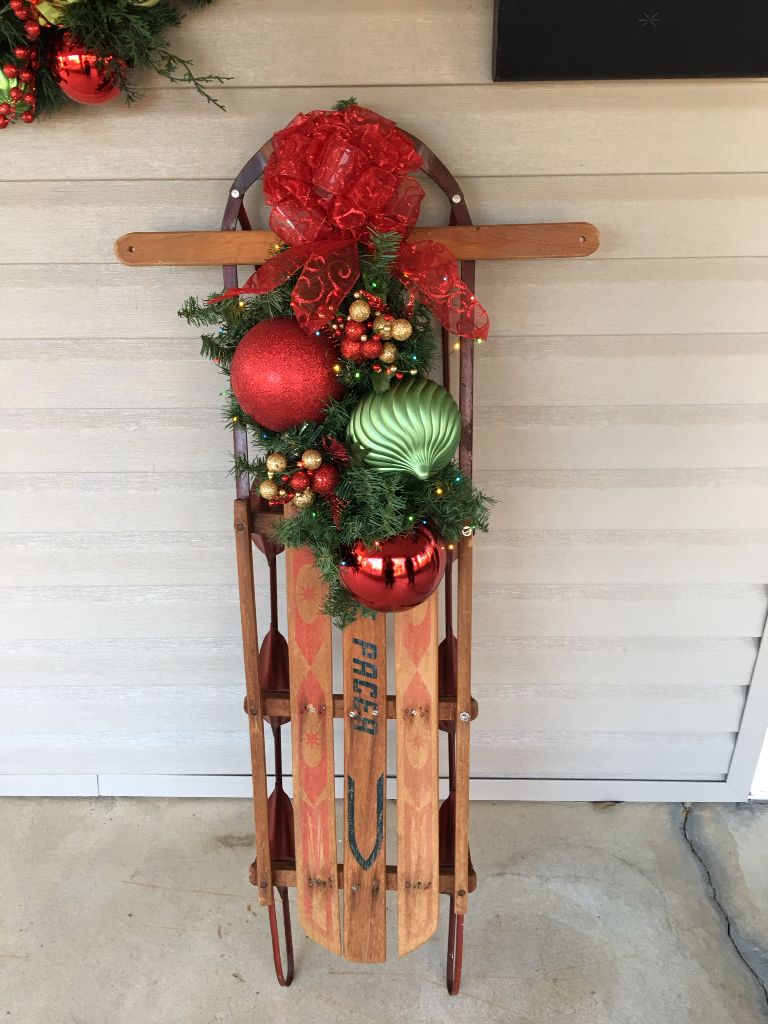 christmas sled decor outdoor 20+ Christmas Sled Decoration Ideas