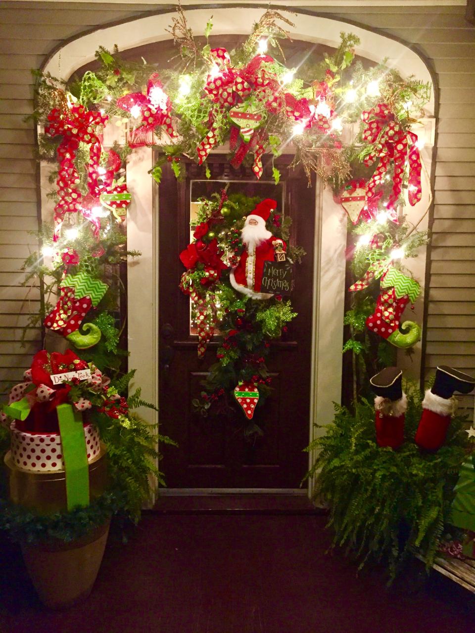 christmas indoor doorway decorations Christmas Doorway Doorway, Holiday Decorations, Wonderful Time, Merry