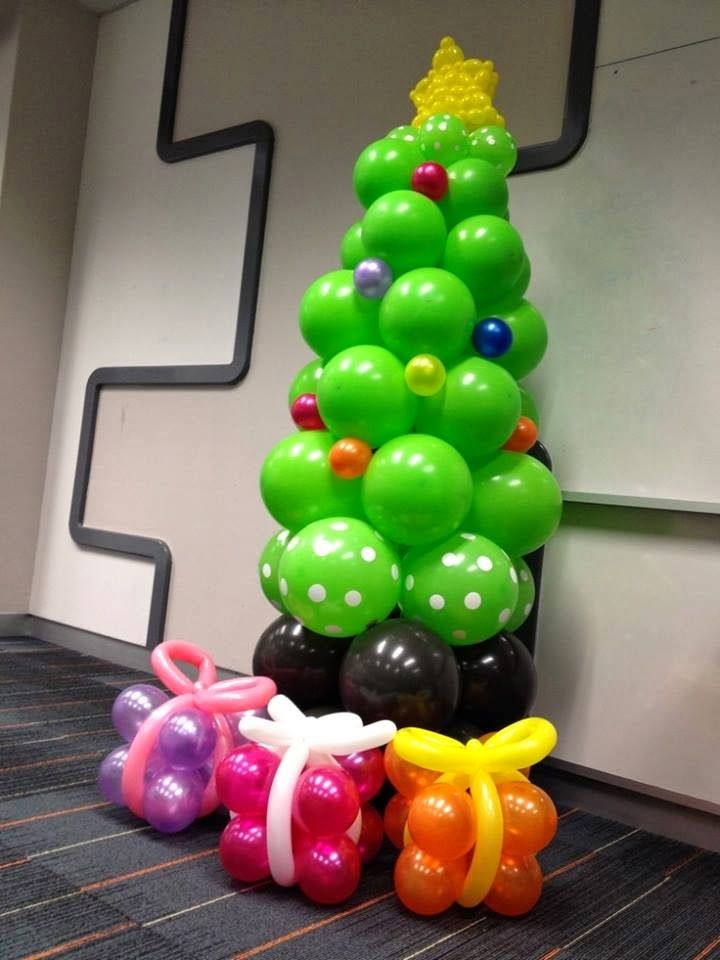 christmas tree decor with balloons balloon art Christmas tree and gifts Christmas balloon decorations