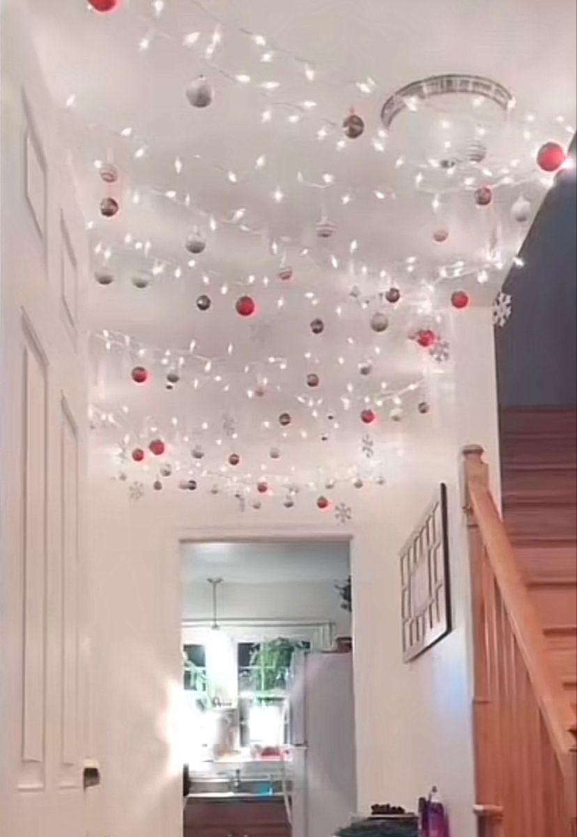 christmas ceiling decorations indoor Christmas Hallway, Diy Christmas Photo, Christmas Room Decor, Indoor