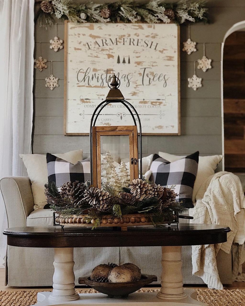 farmhouse christmas coffee table decor Farmhouse Christmas Coffee Table Decor A Simple Farmhouse Christmas