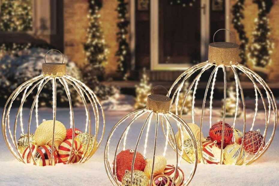 prelit outdoor christmas decor 3Piece PreLit Twinkling Ornament Decor (Red and Gold) in 2020