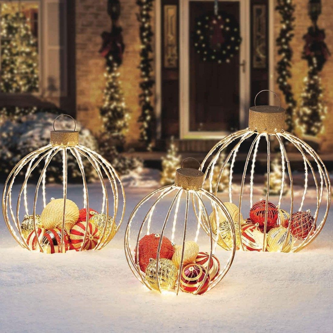 prelit outdoor christmas decor 3Piece PreLit Twinkling Ornament Decor (Red and Gold) in 2020