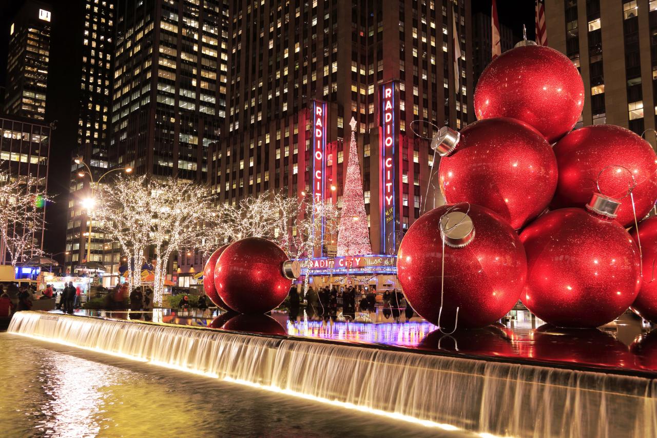 what cities decorate for christmas The 6 Best U.S. Destinations to Visit for Christmas