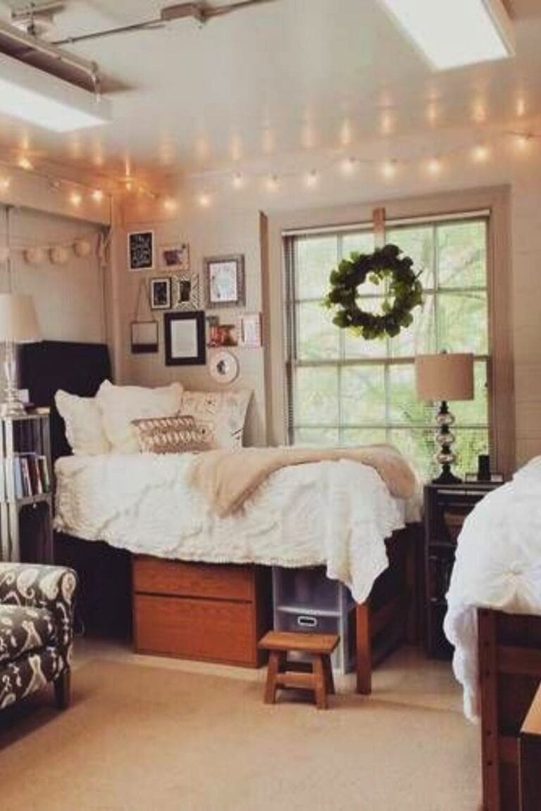 christmas decor dorm room 14 Christmas Dorm Decor Ideas You'll Want to Copy College Savvy