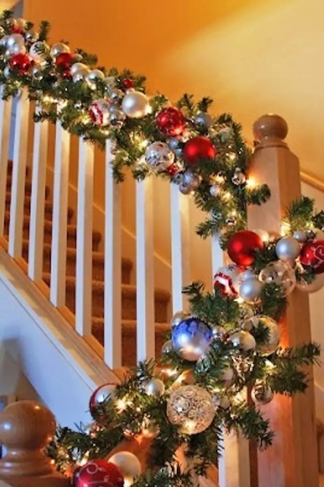 christmas decorations indoor garland 30 Ways To Decorate With Spectacular Christmas Garland