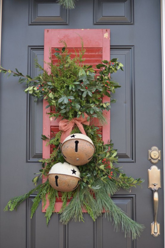 rustic christmas decorations outdoor 68 Comfy Rustic Outdoor Christmas Décor Ideas DigsDigs