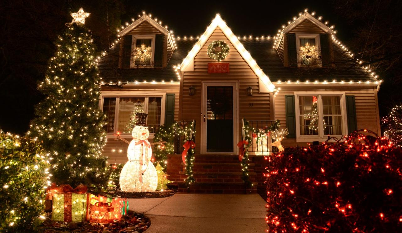 christmas decorations outside of house Outdoor Christmas Decorations That Won't Break Your Budget