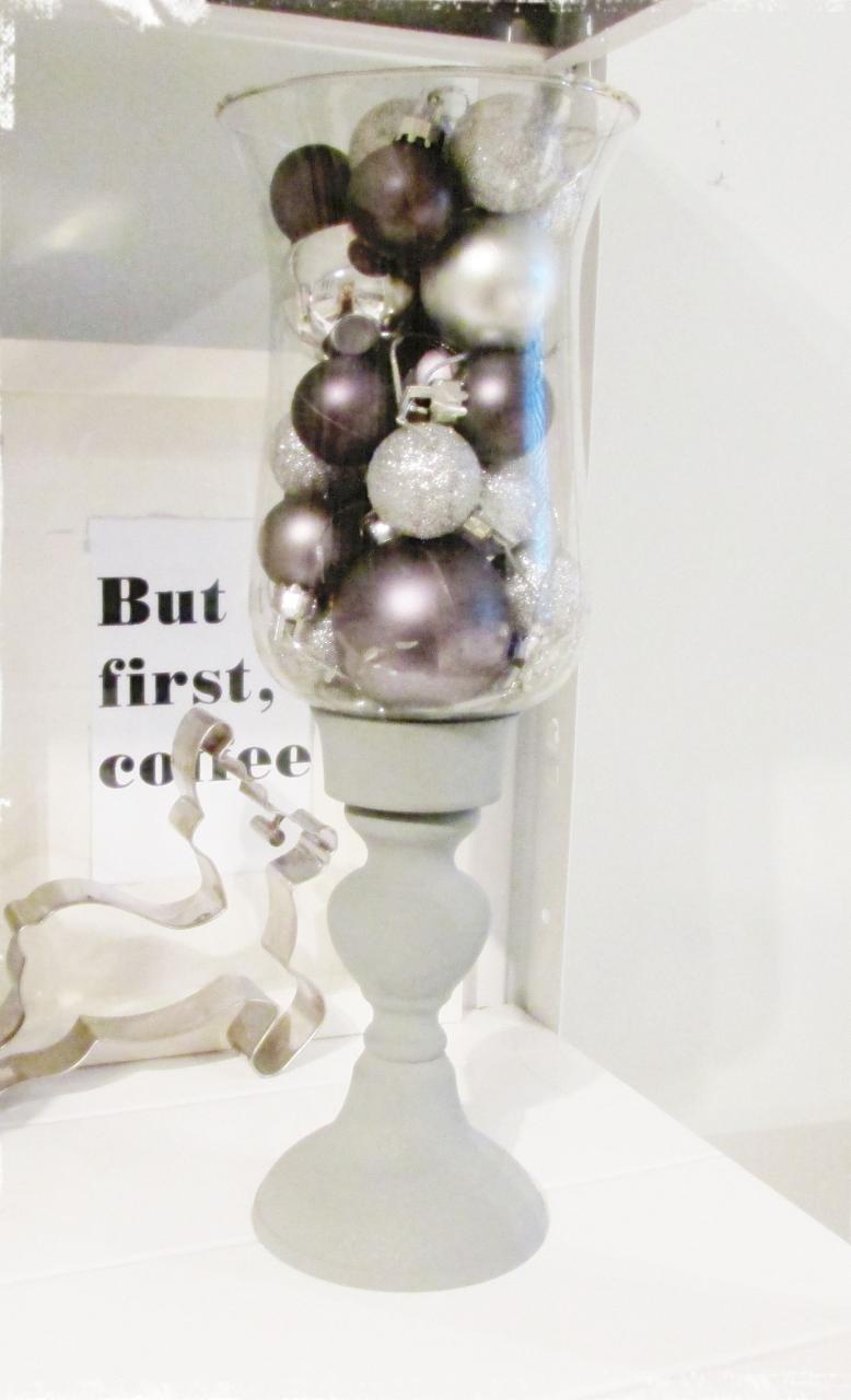 gray and white christmas decor Pin af Ericka Plazola Ortiz på DeCoRaTioNs