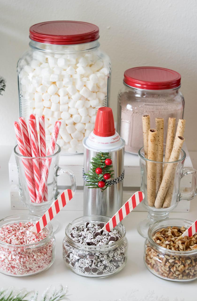 hot chocolate christmas decor Hot Chocolate Bar Ideas Christmas hot chocolate bar, Hot chocolate