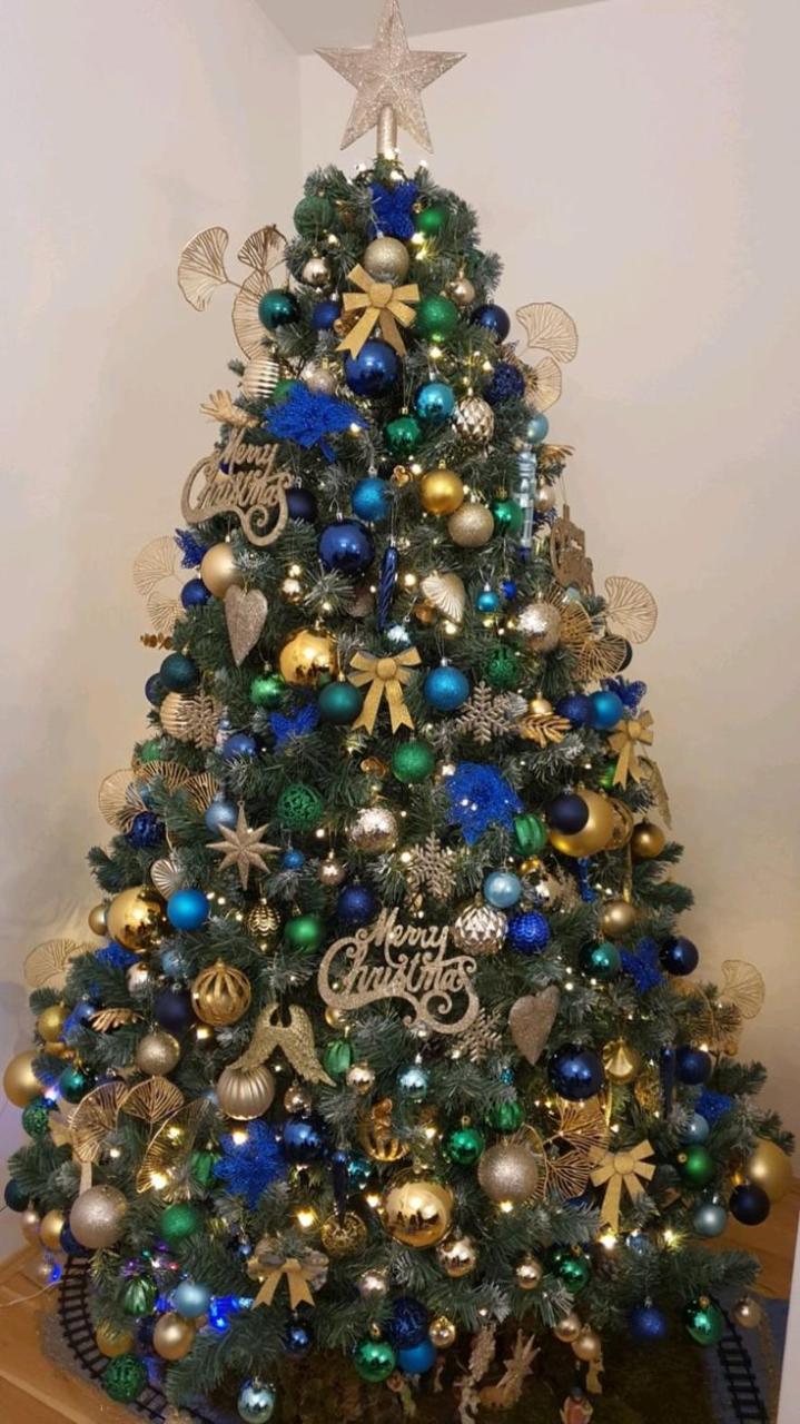 blue and green christmas tree decor Blue, Green, and Gold Christmas Tree