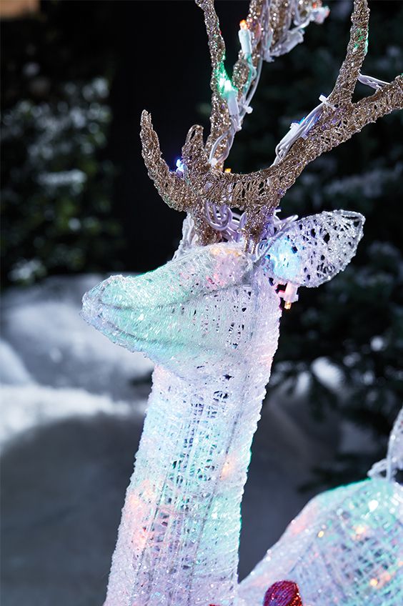 rona christmas decorations outdoor Reindeer make wonderful outdoor Christmas decoration / Les rennes du