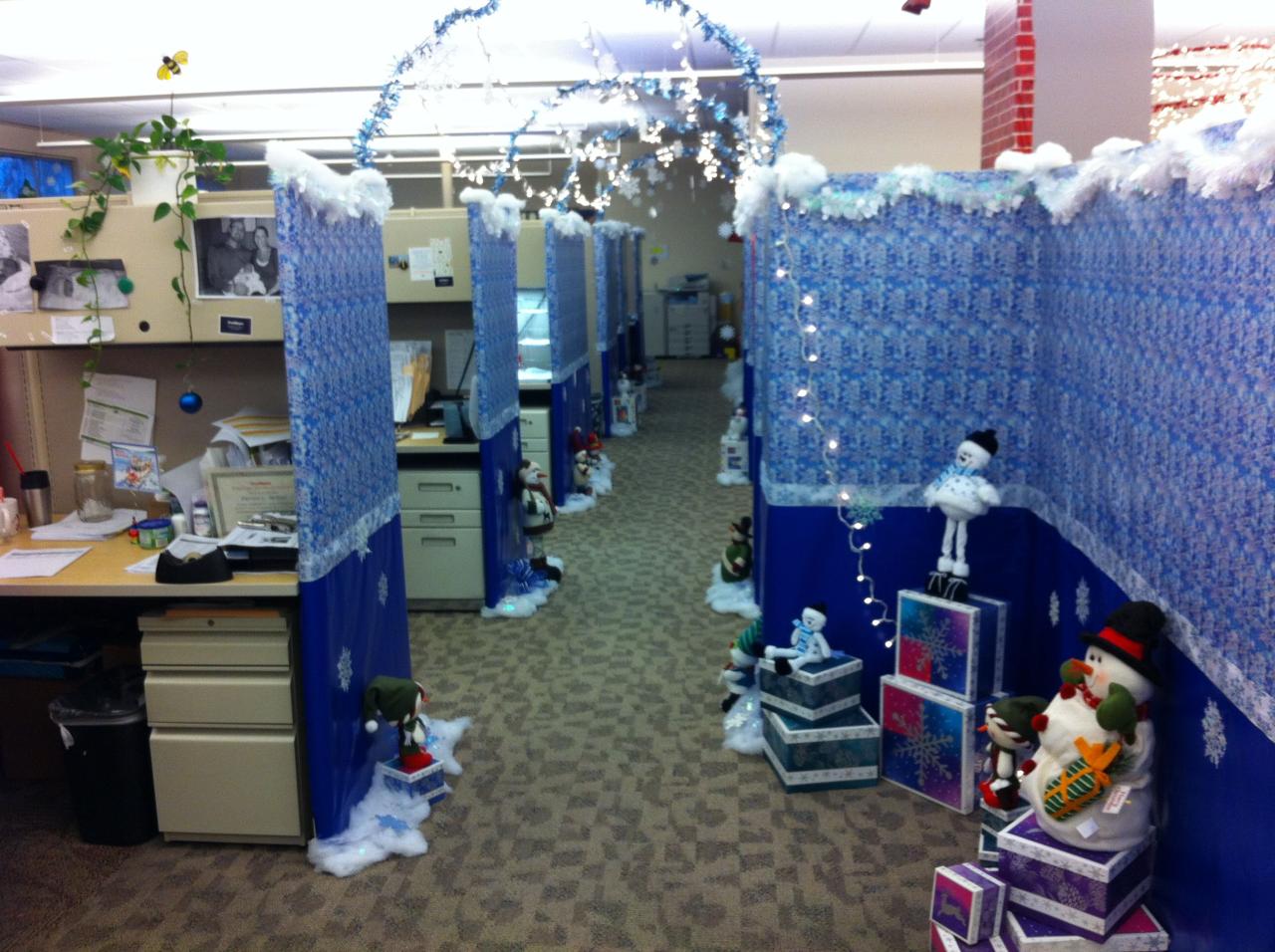 christmas decoration ideas for cubicles Office decorating contest Christmas 2012 Office christmas decorating