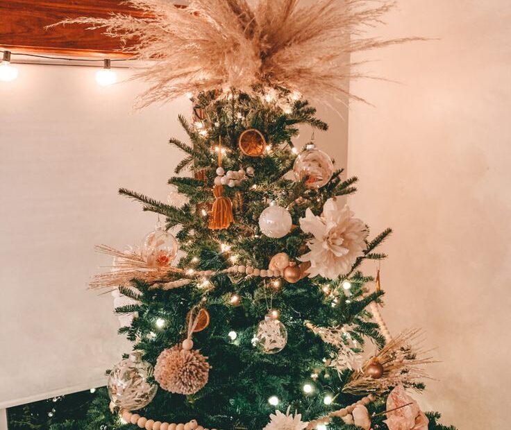 pampas grass christmas tree decor Pampas Grass Christmas Tree Xmas decorations, Holiday design, Christmas