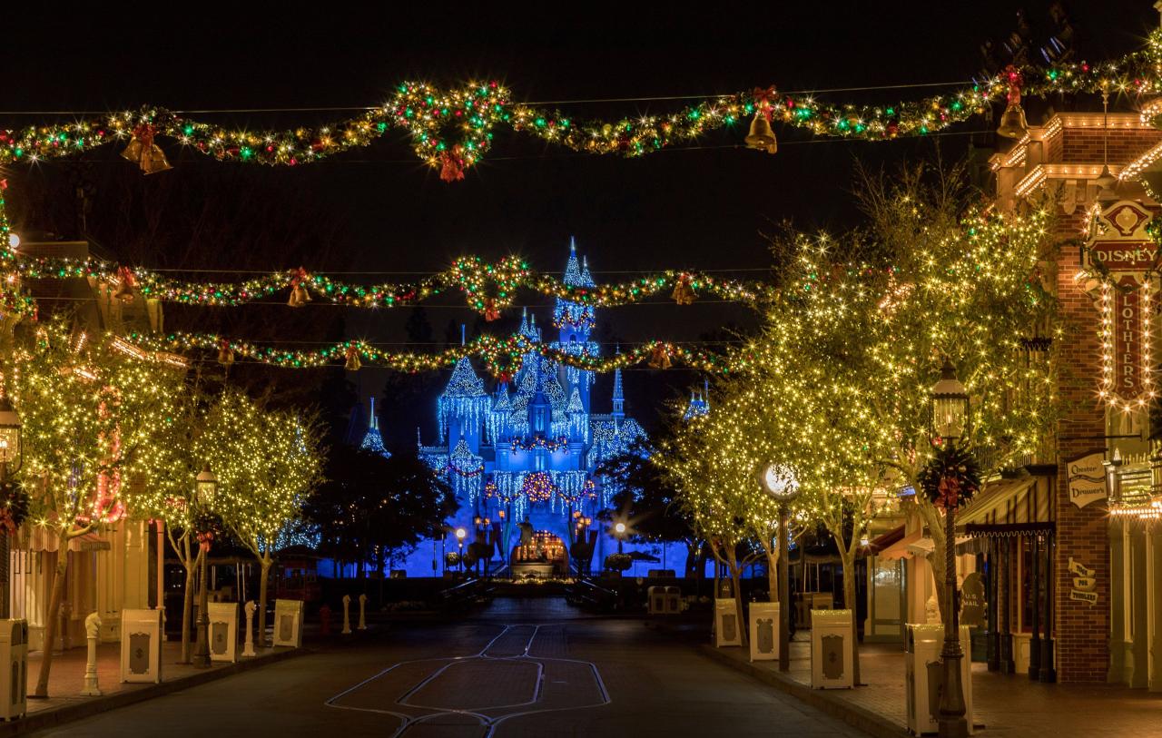 christmas decorations at disneyland Disneyland Christmas Decorations Go Up Shelly Lighting