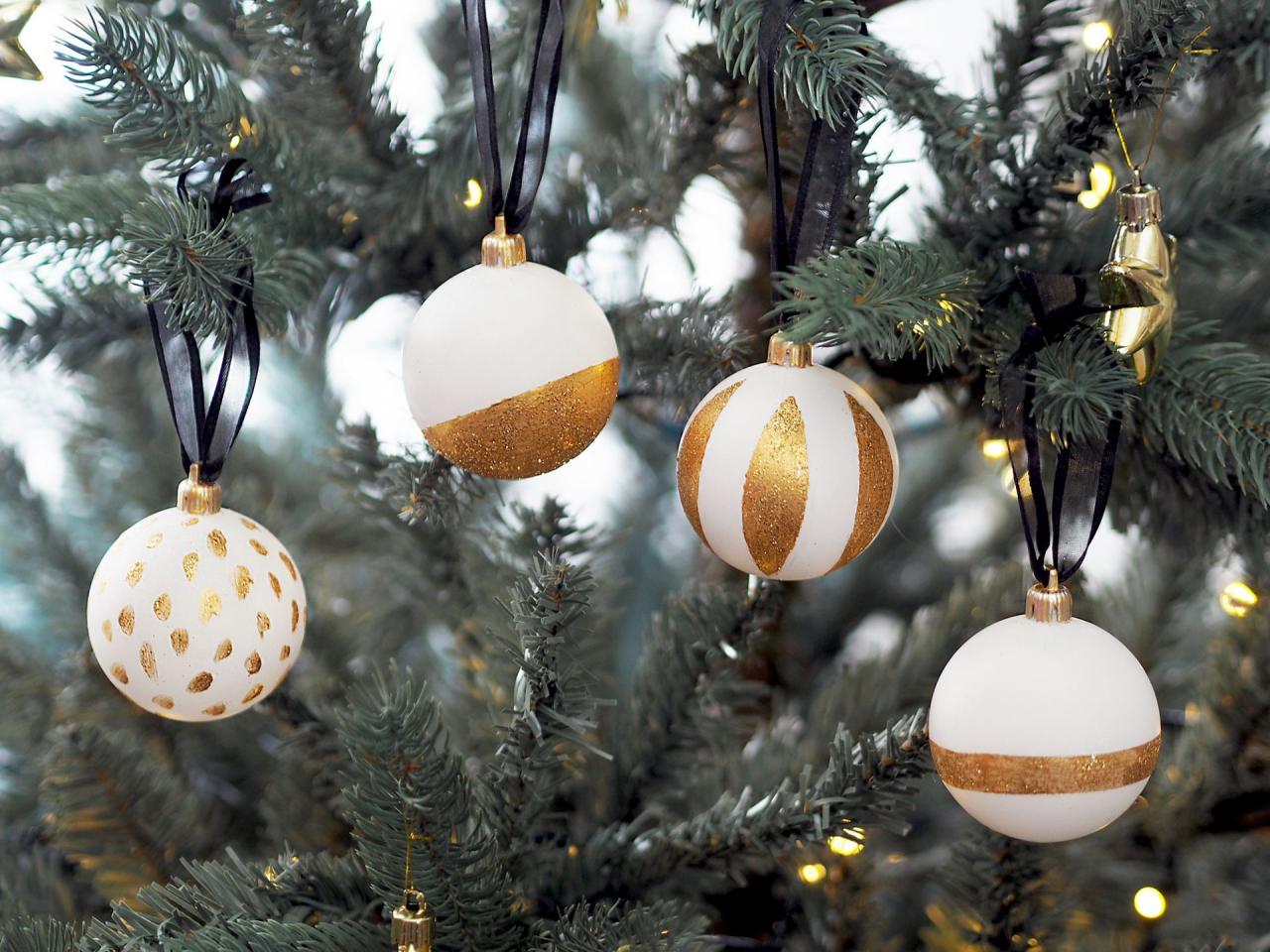 christmas decorations ideas baubles 8 DIY Christmas Bauble designs Bang on Style