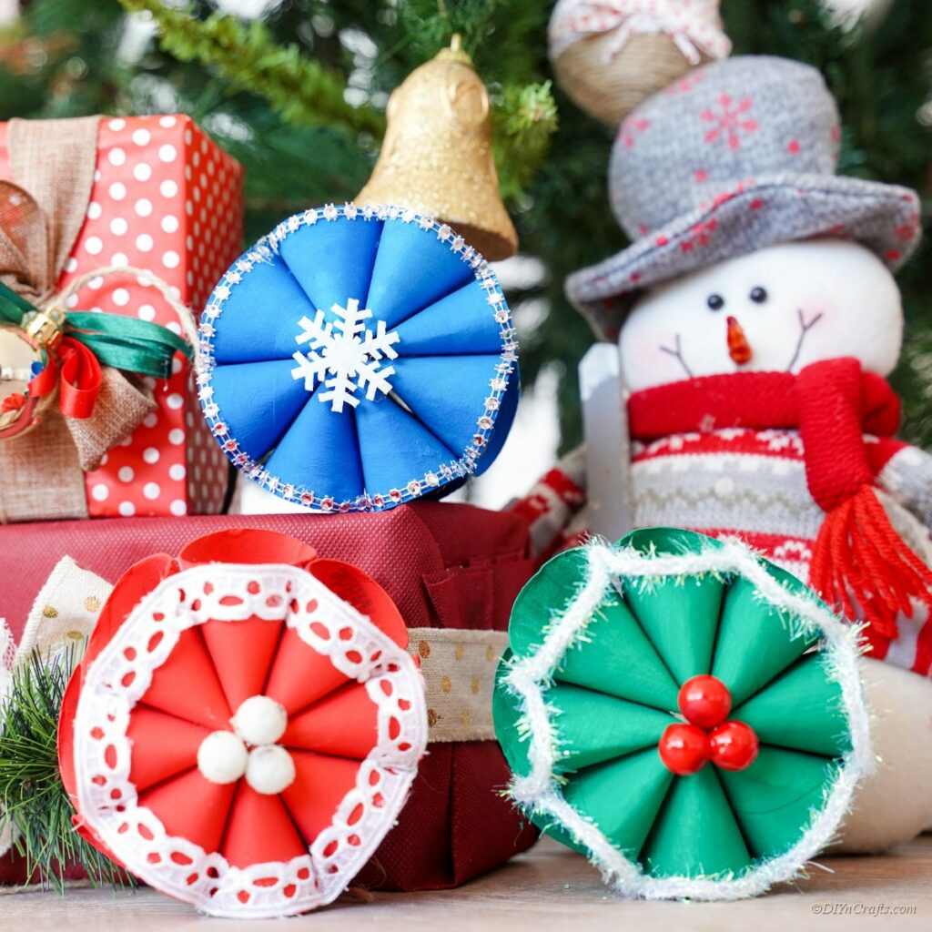 christmas decoration idea made with empty rolls Cute Empty Toilet Paper Roll Christmas Ornaments DIY & Crafts