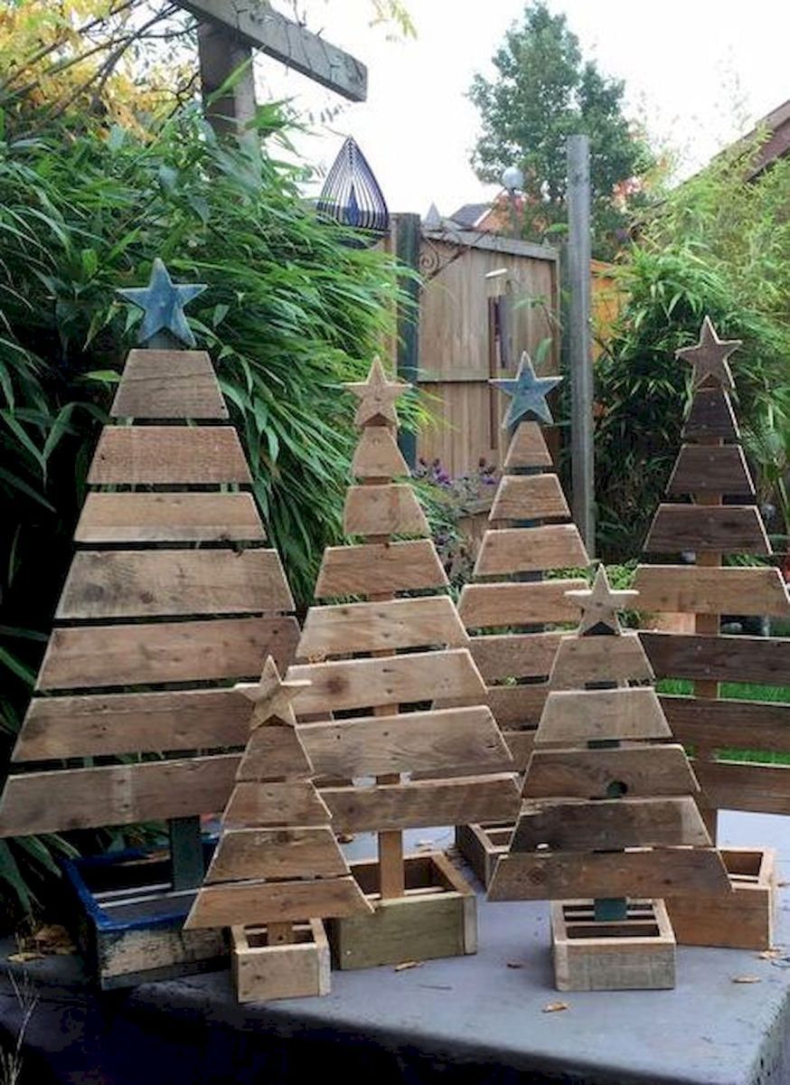 christmas decor made from pallets 60 Awesome Christmas Tree Decor Ideas (24) Christmas decorations diy