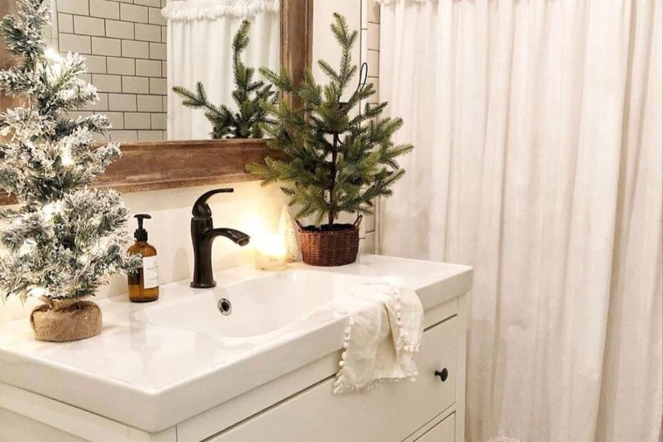 simple christmas bathroom decor 31 Brilliant Christmas Bathroom Decoration Ideas That Looks So Simple