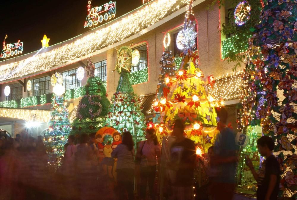 christmas decor ideas in the philippines 20+ Christmas House Decorations In The Philippines The Urban Decor